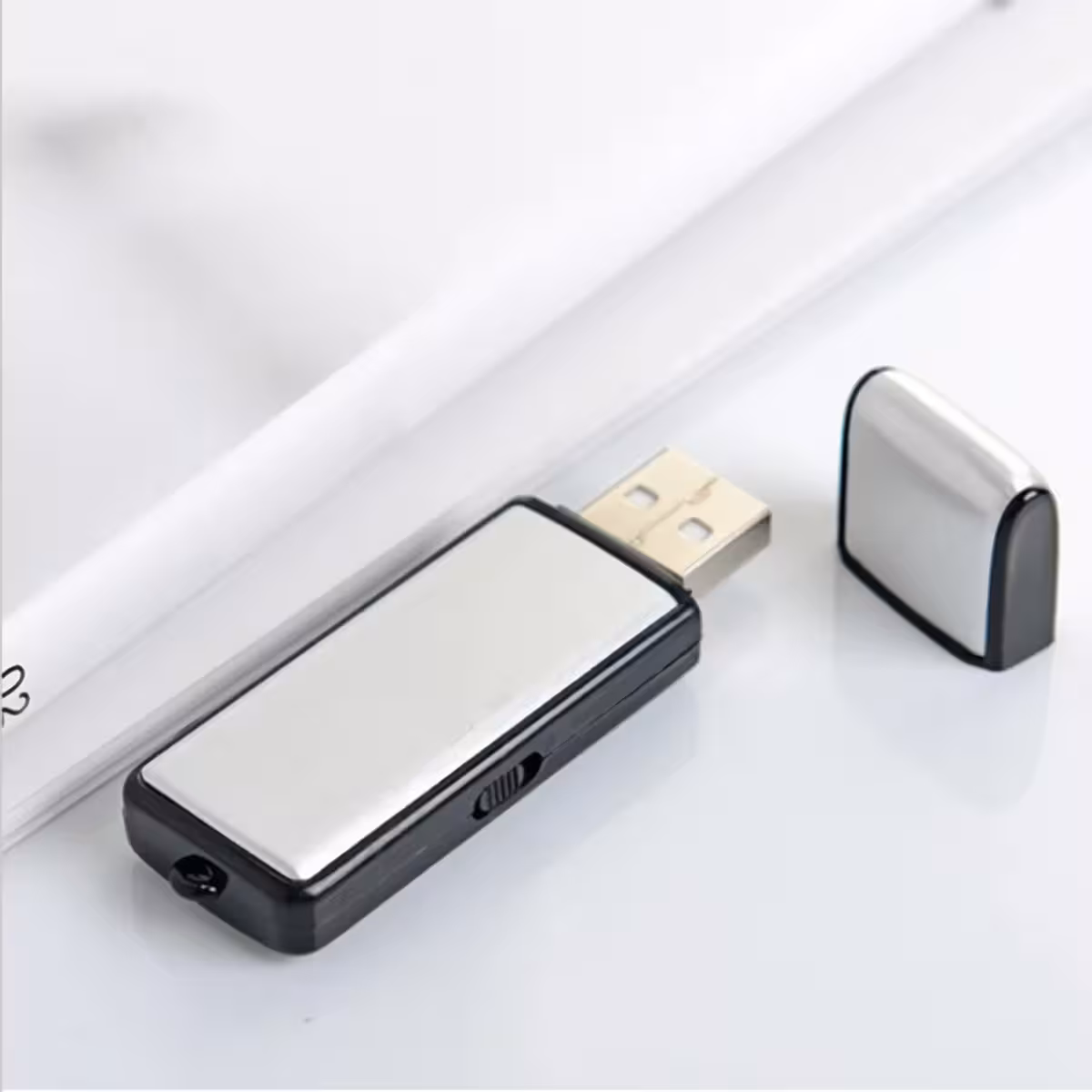 Reportofon spion USB cu 16GB memorie Reportofon spion USB cu 16GB memorie și microfon sensibil