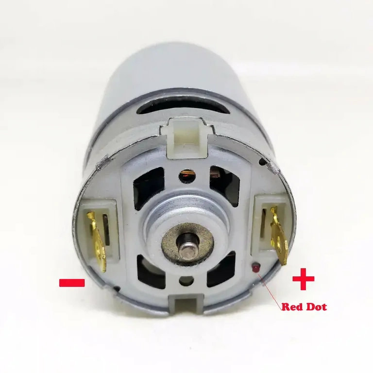 DC мотор RS-550 със спецификации, показани детайлно