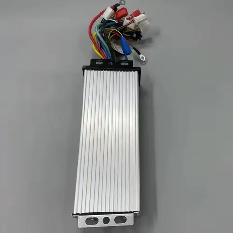 Controller cu protecții la suprasarcină, supratensiune și temperatură