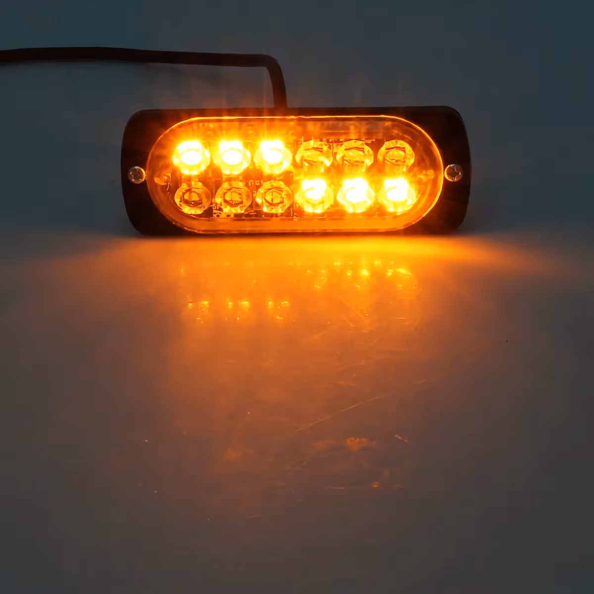 Moduri multiple de stroboscop pentru ATV, camion și motocicletă Stroboscop galben cu 18 moduri de funcționare pentru diferite tipuri de vehicule.