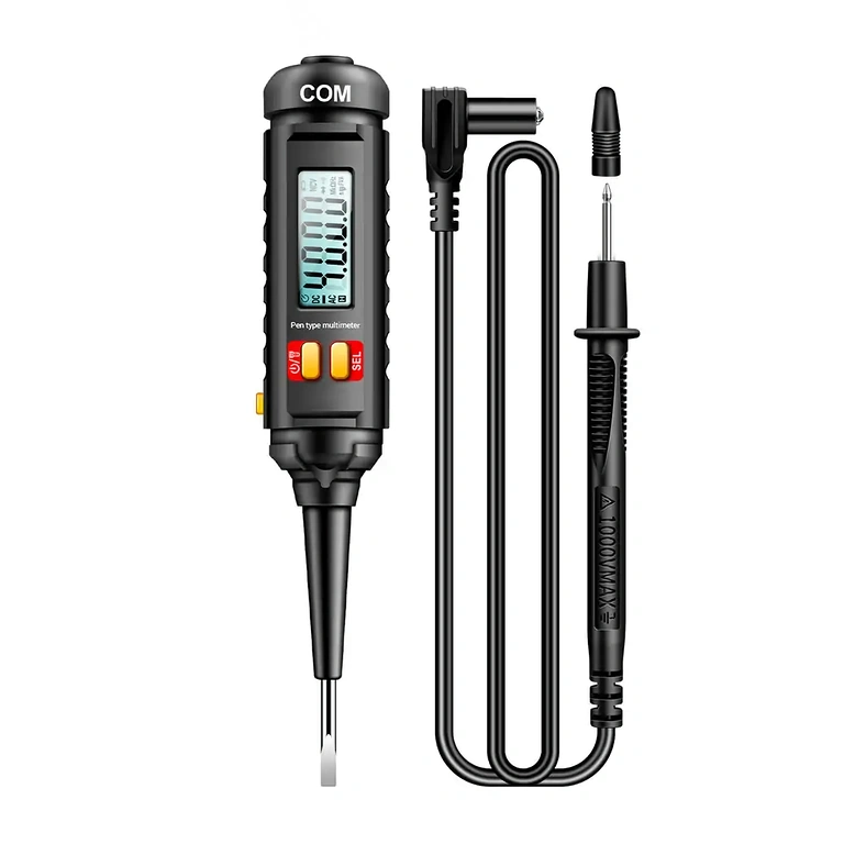 Тестер за напрежение, използван за проверка на 12V автомобилна батерия