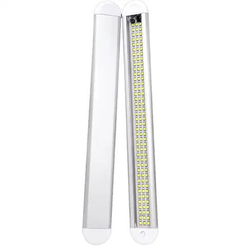 Lumină LED pentru plafonul mașinii, vedere laterală care evidențiază designul subțire