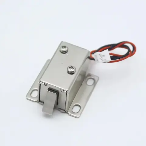 Yală electromagnetică 12V – vedere de sus din unghi Vedere unghiulară de sus a yalei electromagnetice 12V