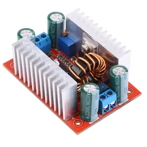 Vedere unghiulară a modulului Step-up Boost DC 400W din colț pentru o perspectivă generală