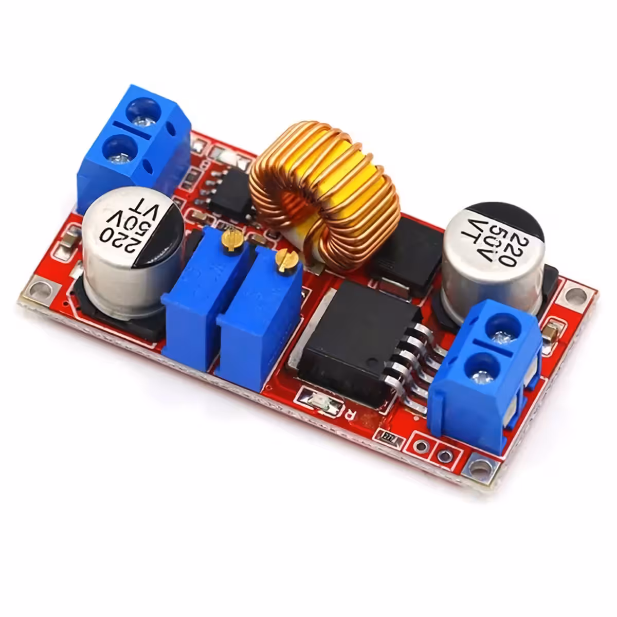 Cip XL4015 – imagine detaliată Vedere detaliată a cipului XL4015 pe modulul step-down DC-DC