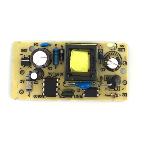 Sursă de alimentare 5V 2A – vedere frontală Imagine cu adaptor de alimentare 5V 2A – vedere frontală