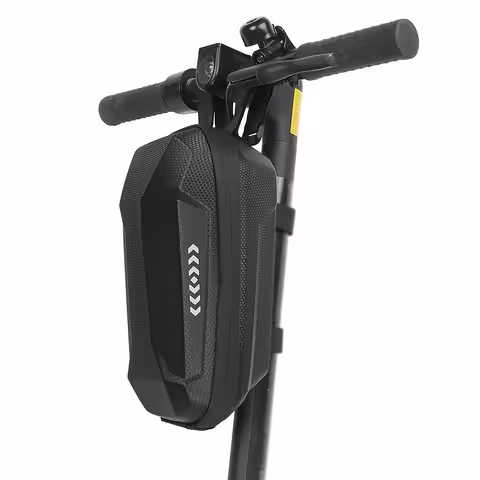 Scooterväska tillverkad i vatten- och väderbeständigt material