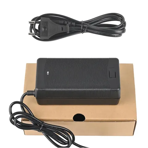 Încărcător 48V–54.6V 2A cu conector IEC C13, potrivit scutere electrice Citycoco și Harley