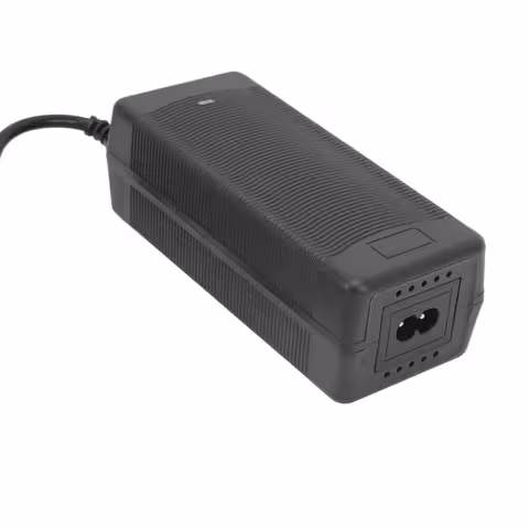 52V–58,8V 2A-laddare med 8 mm coax-kontakt för elscooter och e-bike