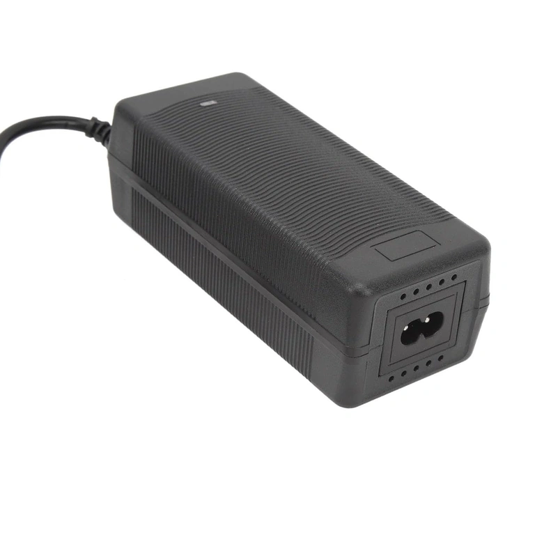 Încărcător 52V–58.8V 2A cu mufă coaxială 8mm compatibil cu trotinete și scutere electrice