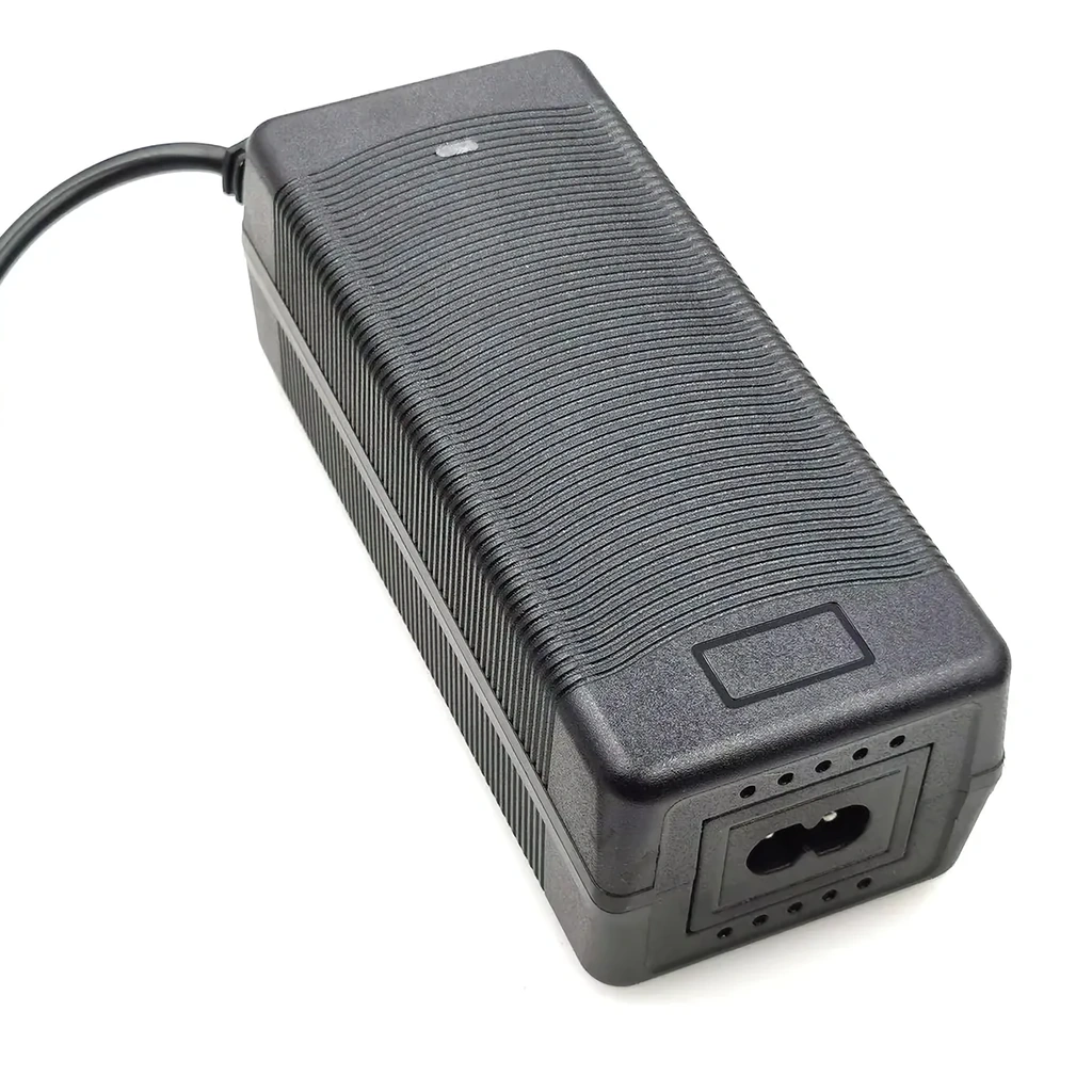 Încărcător 60V 2A pentru scuter, tricicletă și bicicletă electrică – CityCoco, Harley, trotinete 60V