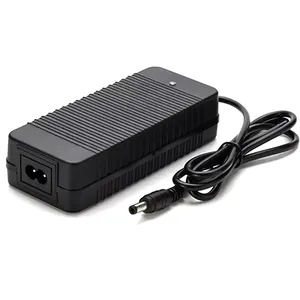 Încărcător Li-Ion 21V 2A pentru acumulatori 18V cu BMS 5S – vedere frontală, ideal pentru scule electrice și echipamente portabile