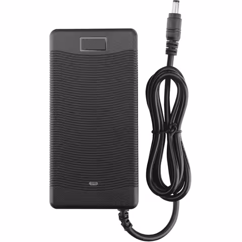 21V 2A Li-Ion-laddare – röd LED vid laddning, grön när 18V-batteri fulladdat, med BMS 5S