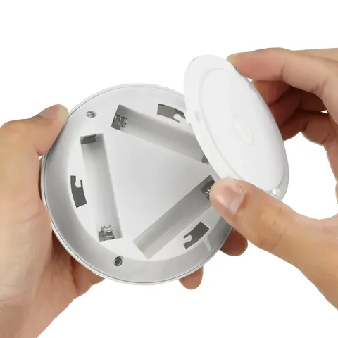 Spoturi LED pe baterii Spoturi LED cu consum redus, funcționare pe 3 baterii AAA fiecare