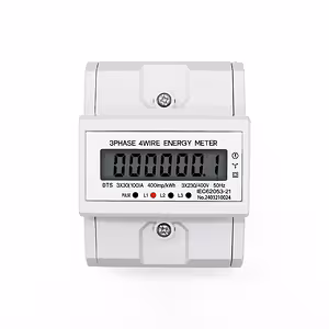 Detalle de la pantalla LCD del contador digital trifásico